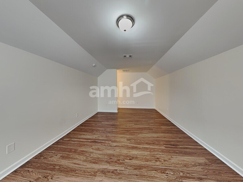 Building Photo - 1825 Beeson Park Ln