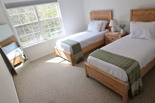 Building Photo - 184 Ruggles Rd