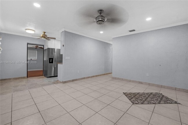 Building Photo - 801 N 70th Ave