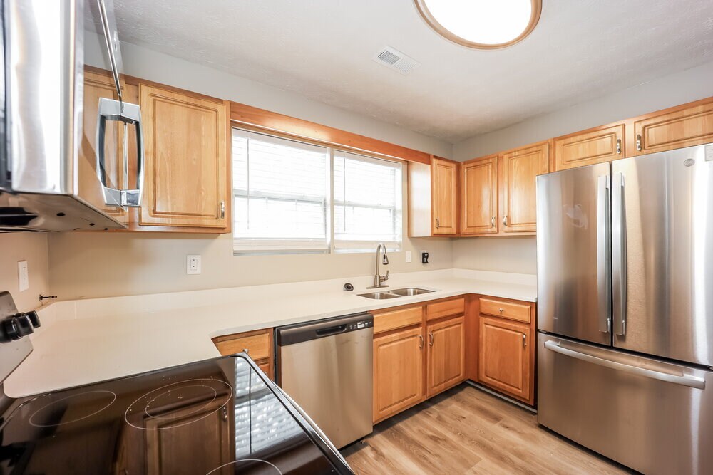 Building Photo - 220 Willow Springs Dr