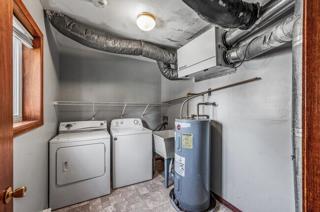 Building Photo - 306 N 23rd Ave