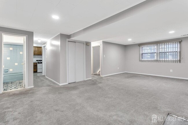 Building Photo - 118 Arlington Ave