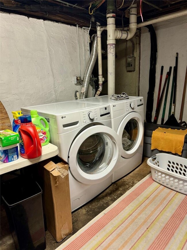 Building Photo - 1015 Genoa St