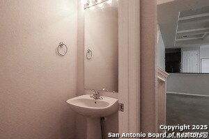 Building Photo - 1125 Brown Rock Dr