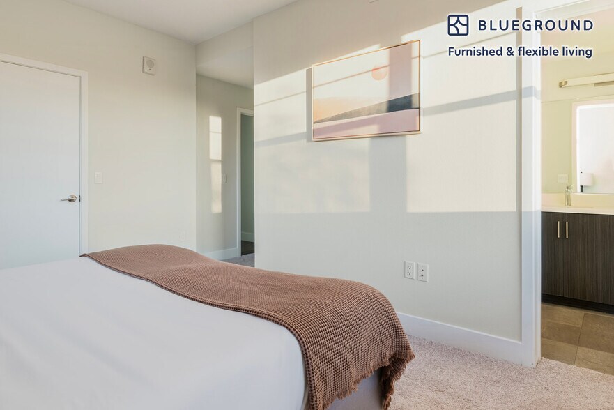 Building Photo - 3888 Artist Walk Common