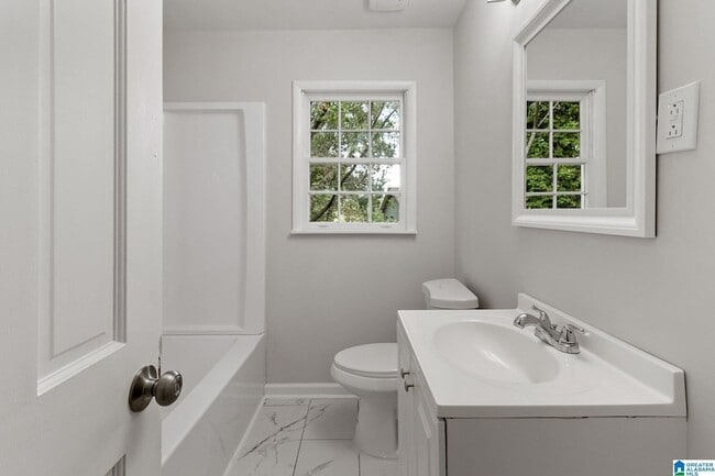 Building Photo - 2344 3rd Way NE