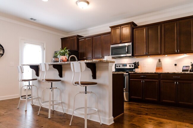 Building Photo - 40 Nokes Dr