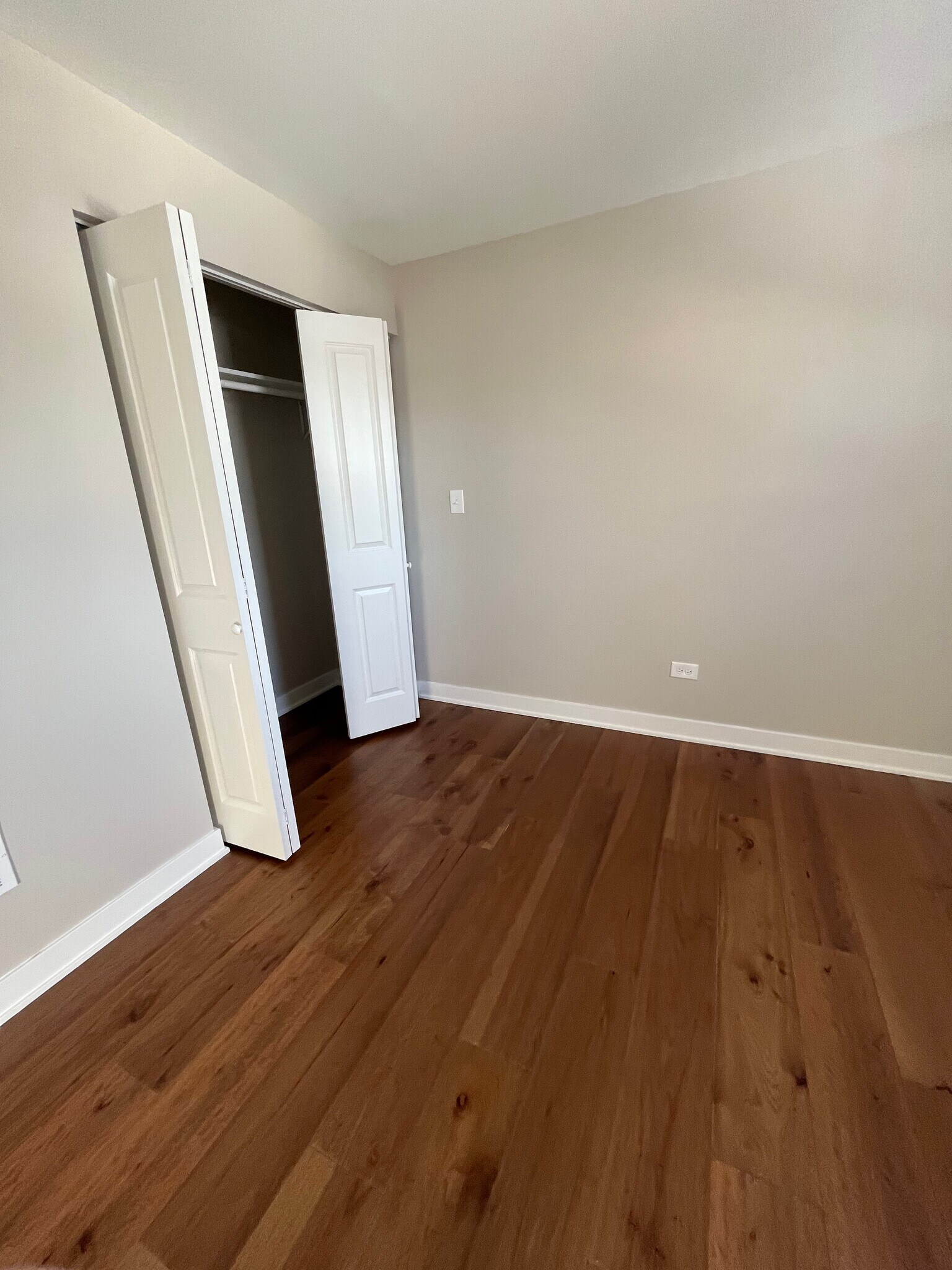 Building Photo - 138 N 14th Ave