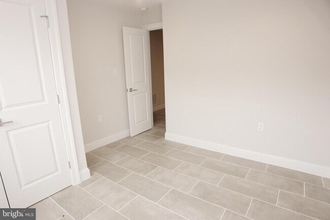 Building Photo - 12307 Chesterton Dr