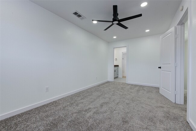 Building Photo - 3223 Cherry Hills Dr
