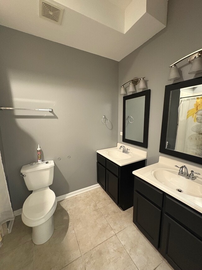 Building Photo - 524 W 78th St