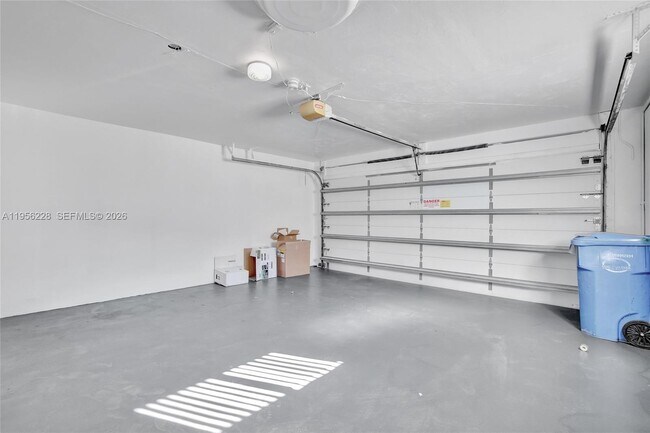 Building Photo - 1911 NW 40th Ct