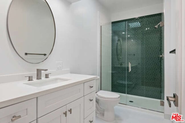 Building Photo - 15912 Vose St