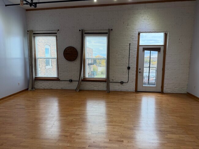 Building Photo - 720 S Marquette St