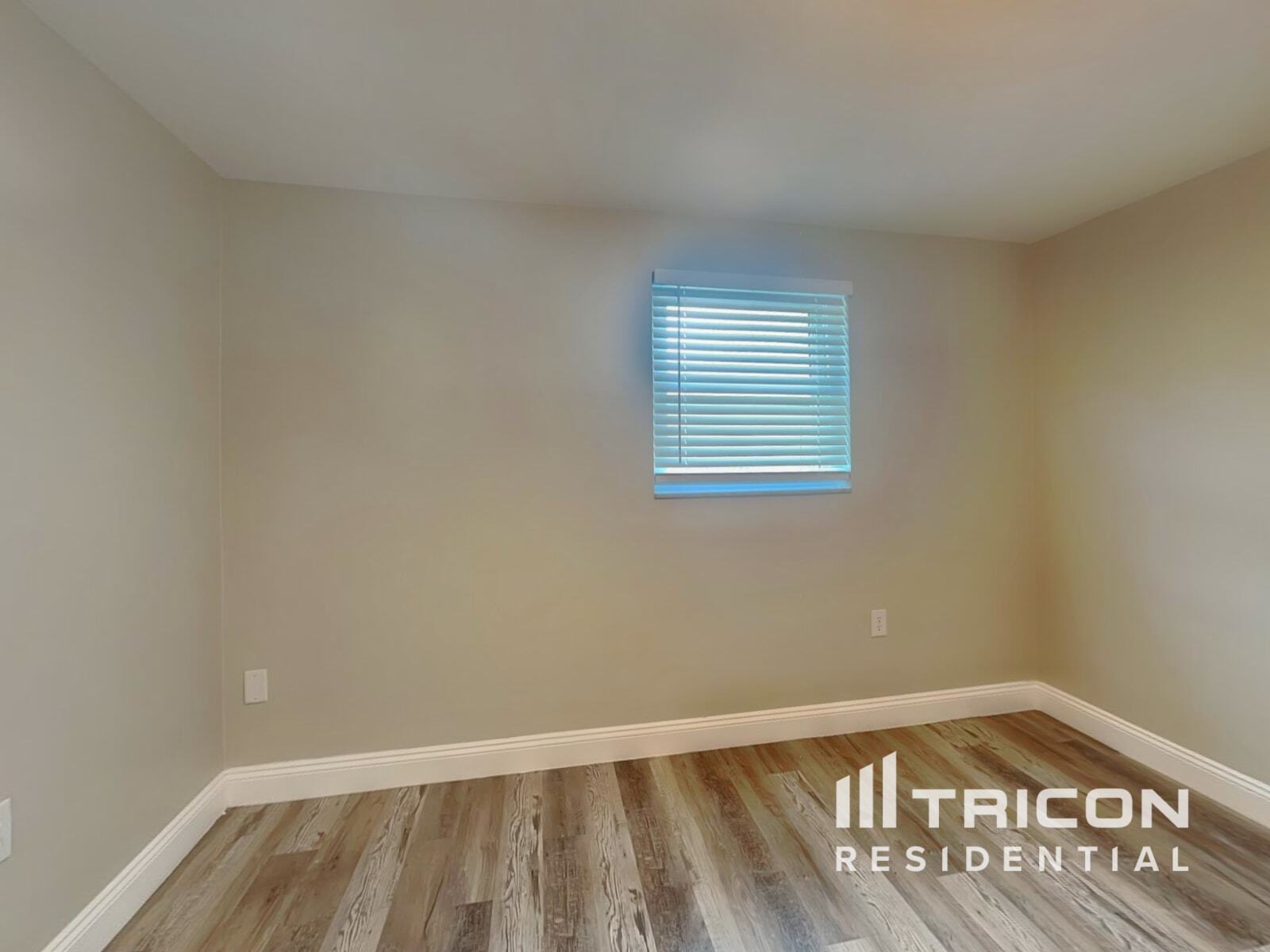 Building Photo - 1715 Scott St