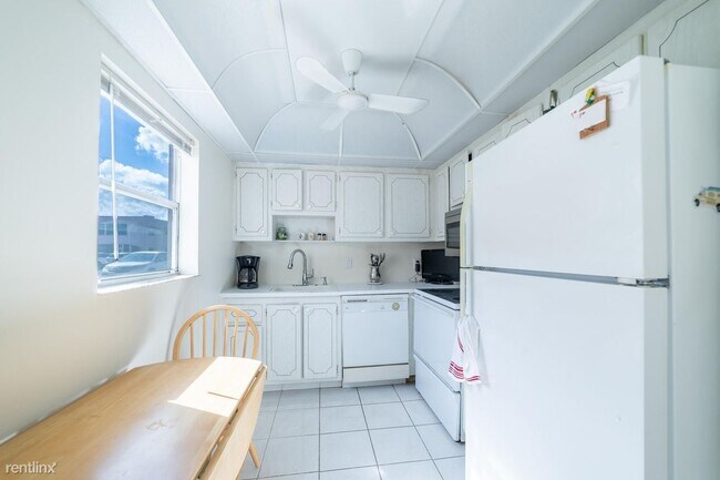 Primary Photo - 2 br, 2 bath House - 305 Saxony G