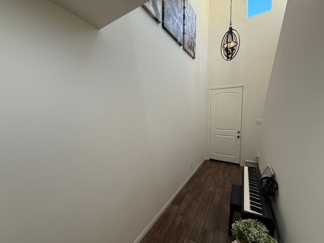Building Photo - Charming 3-Bedroom Home in Gated Canyon Co...