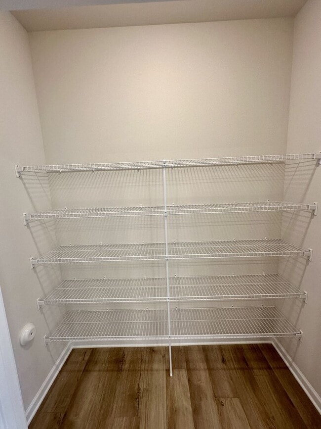 Building Photo - Nice 2BR/2BA - ONE MONTH FREE RENT