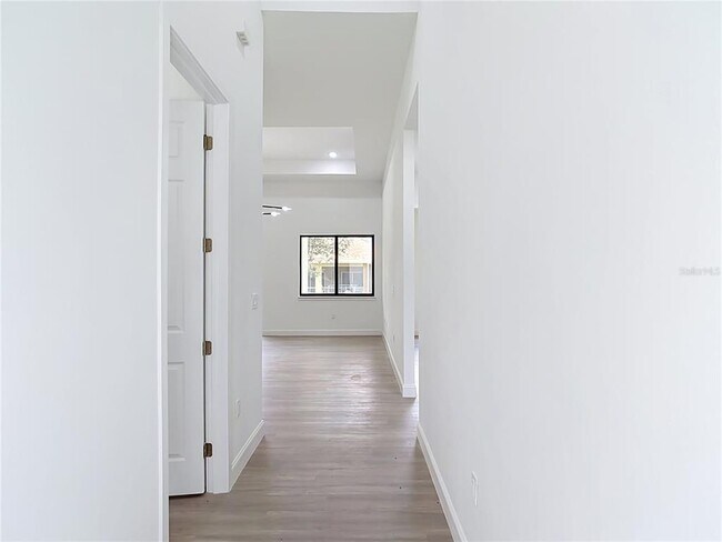 Building Photo - 275 Lecturn St