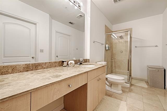 Building Photo - 3225 Turtle Creek Blvd