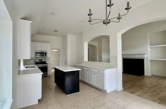 Building Photo - 7510 Golden Thistle Ln