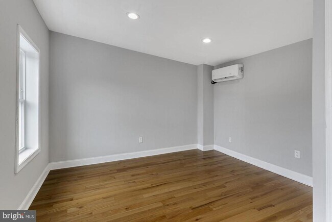 Building Photo - 1302 N 19th St
