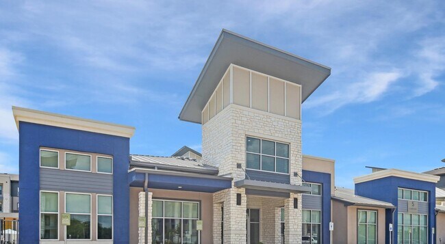 Building Photo - 14015 Univ Pass