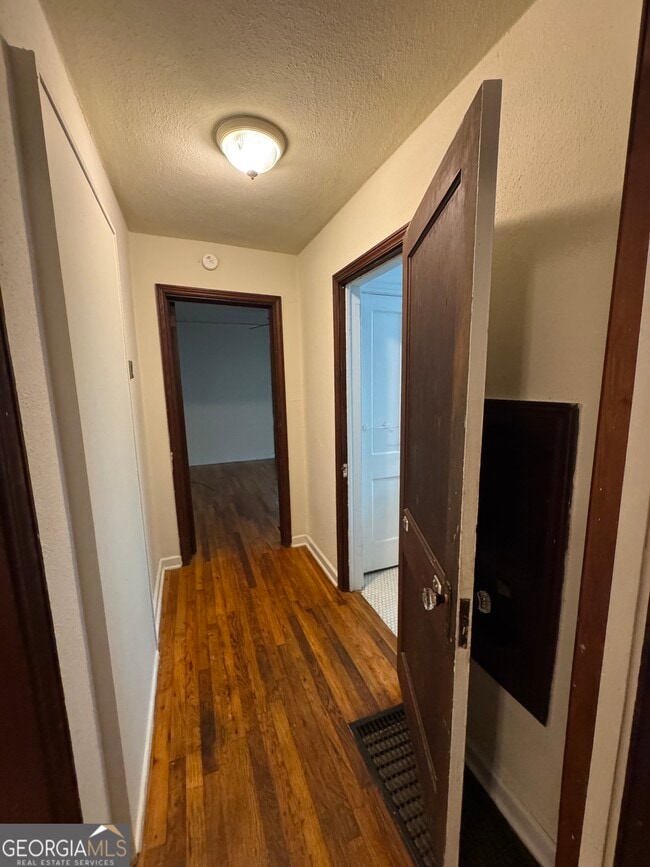 Building Photo - 1980 S Lumpkin St