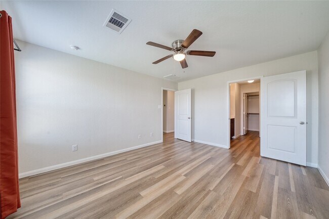 Building Photo - 5735 Rainbow Rd.