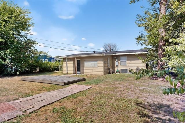 Building Photo - 317 W Pecan St