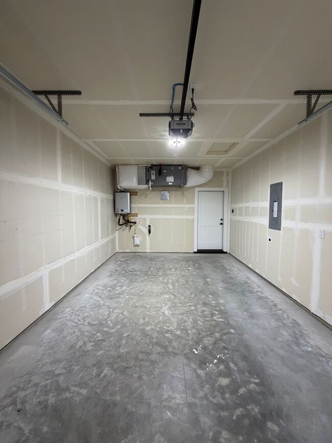 Building Photo - 2121 Carr Rd