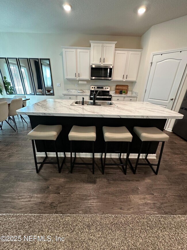 Building Photo - 2062 Garrison Wy