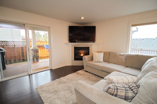 Building Photo - 20149 SW Georgene Ct