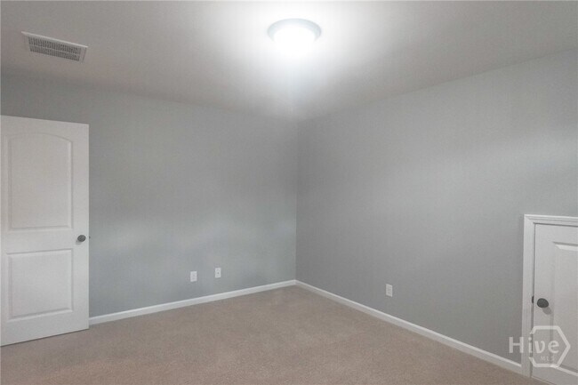 Building Photo - 70 Hazen Dr