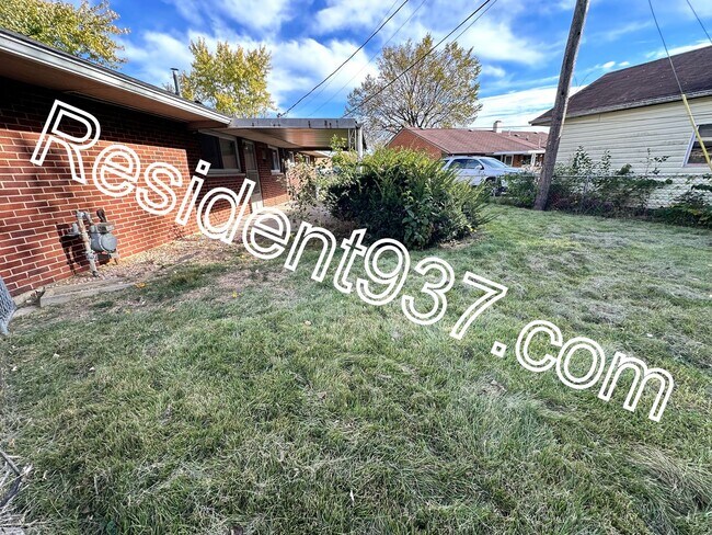 Building Photo - 3 bed 2 bath Home