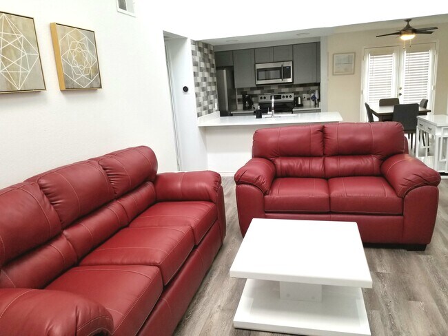 Building Photo - 5750 Phoenix Dr