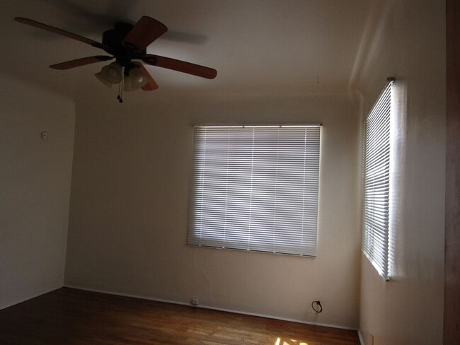 Building Photo - 222 W Lucero Ave