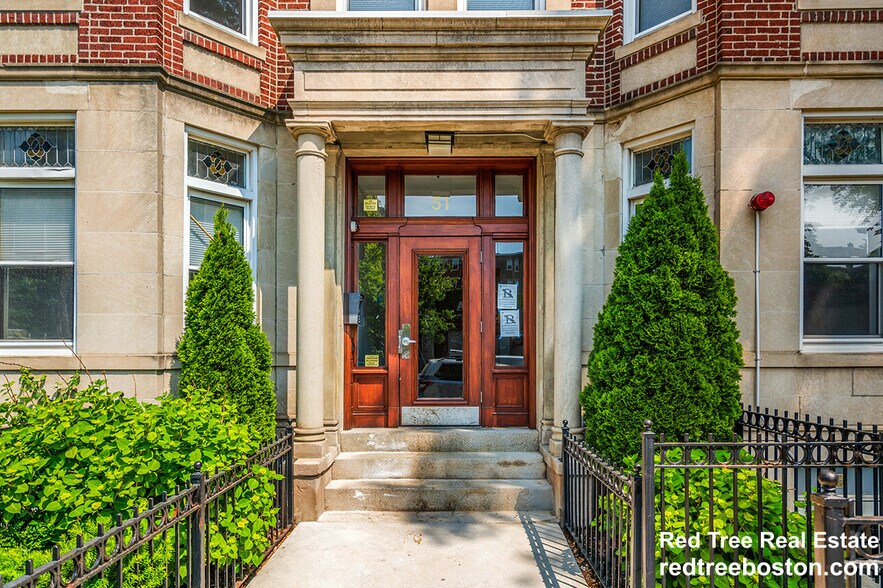 Building Photo - 51 Queensberry St