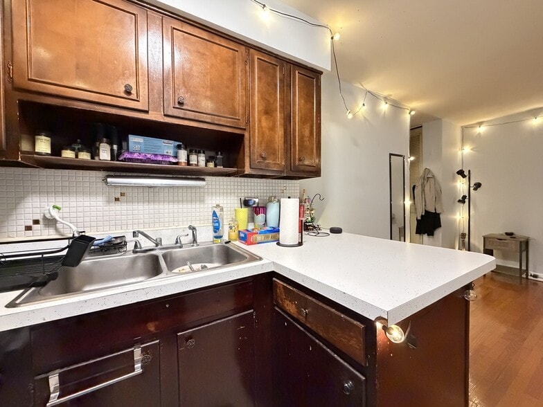 Building Photo - 2620 N Hampden Ct