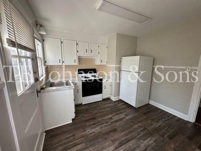 Building Photo - Charming 1-Bedroom Duplex in Winston-Salem