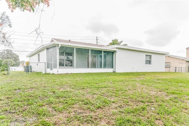 Building Photo - 353 Florida Pkwy