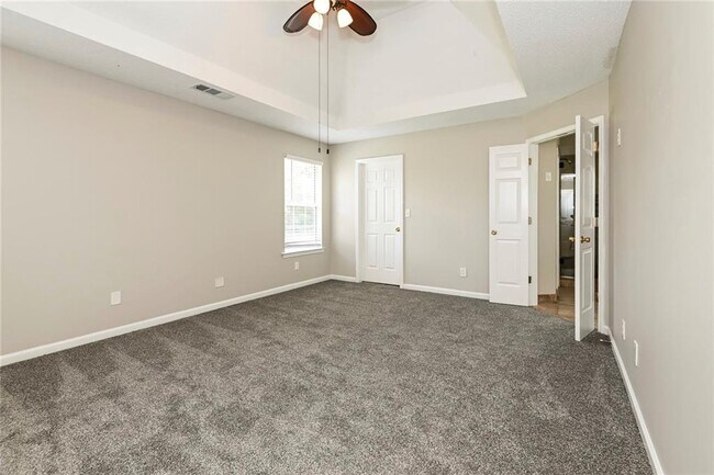 Building Photo - 418 Silverleaf Ln