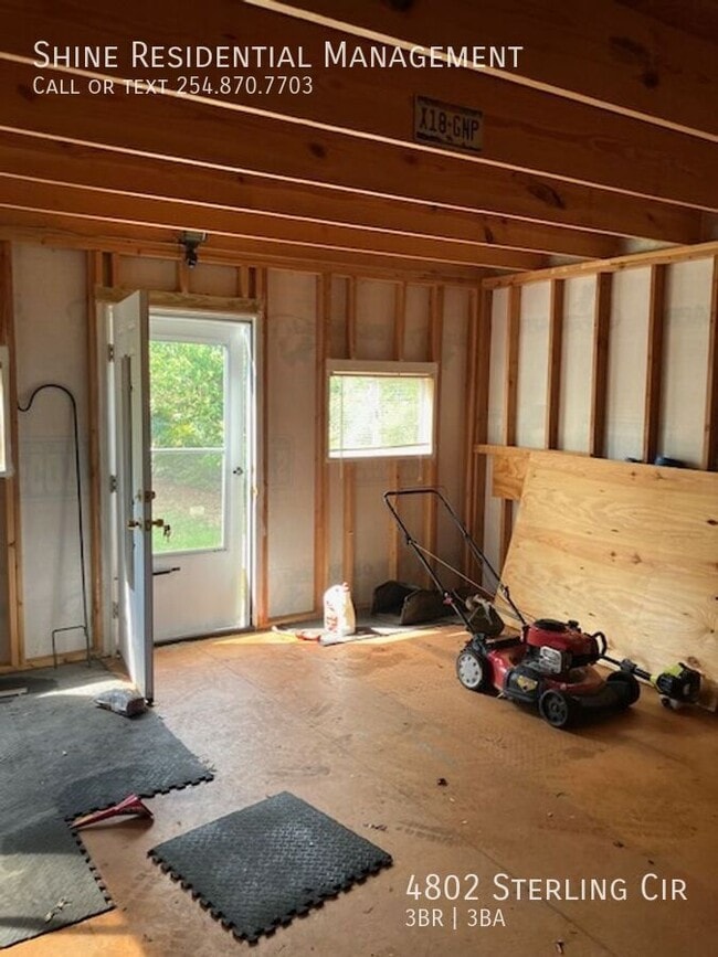 Building Photo - 4802 Sterling Cir