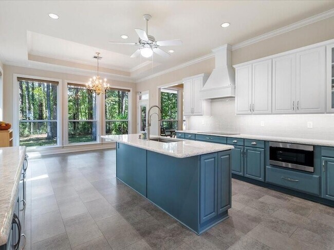 Building Photo - 8063 Winners Cir