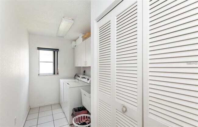 Building Photo - 128 Torrington St