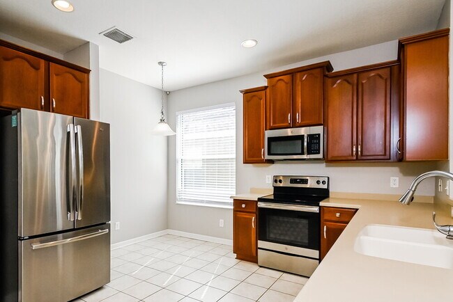 Building Photo - 12611 Geneva Glade Dr