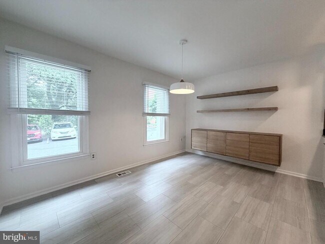 Building Photo - 7418 Crestberry Ln