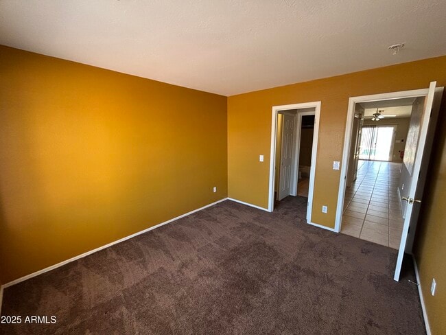 Building Photo - 13444 W Paradise Ln