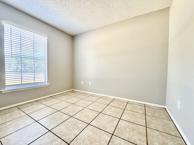 Building Photo - 3269 Clewiston St