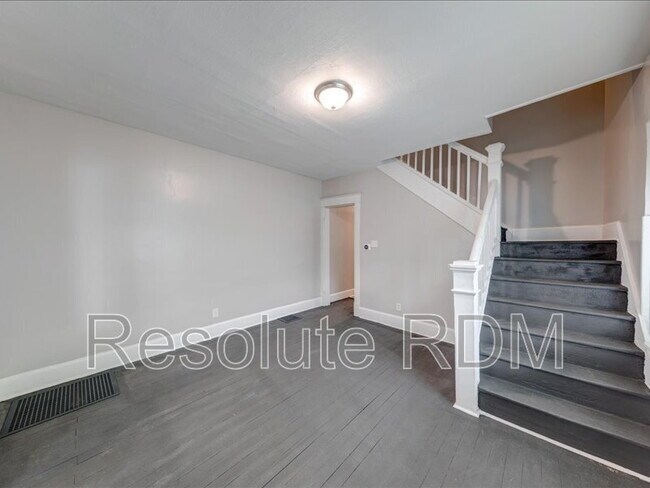 Building Photo - 1624 Yandes St